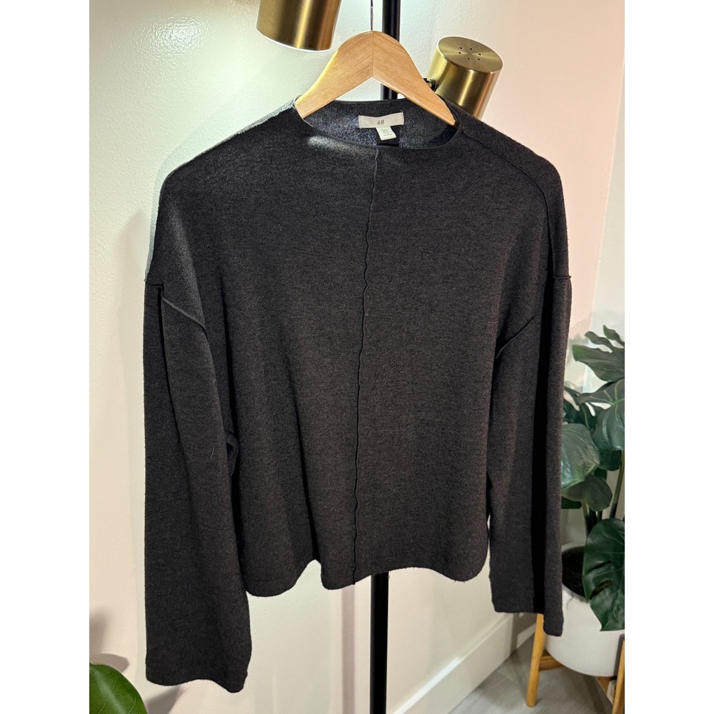 HM scoop neck gray front stitch minimalist gorpcore soft everyday basic sweatr M